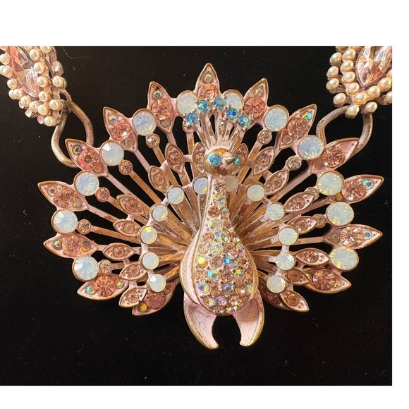 Betsey Johnson Rose Gold Peacock Statement Necklace Iridescent Crystal Pearl BJ - Picture 2 of 3